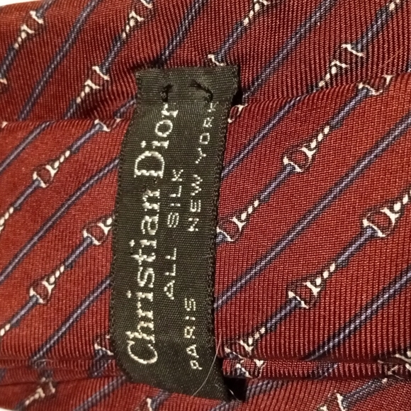 Christian Dior Burgundy w Horse Bit Design men's Silk Neck Tie. - Picture 4 of 4